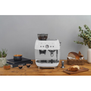 Кофеварка рожковая SMEG EGF03WHEU
