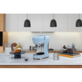 Кофеварка рожковая SMEG ECF02PBEU