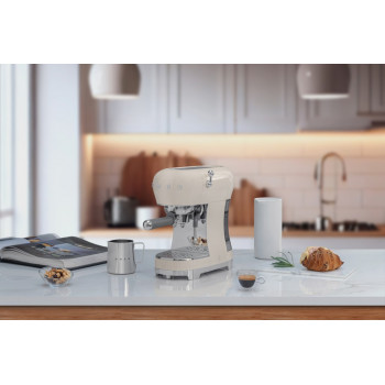 Кофеварка рожковая SMEG ECF02CREU